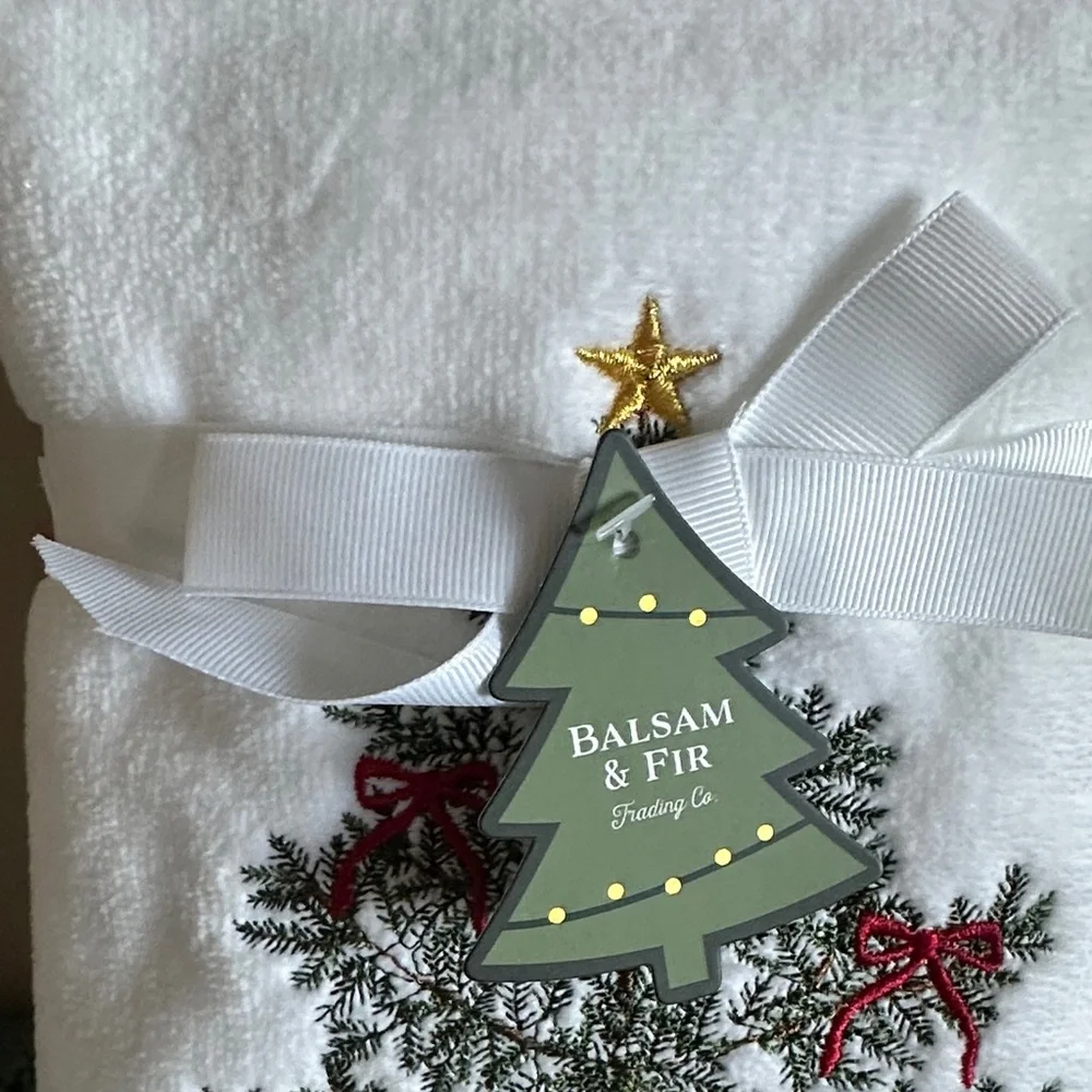 Balsam & Fir Holiday Christmas Tree 🌲 Hand Towels Red Bow Gold Star ⭐️ NEW!
